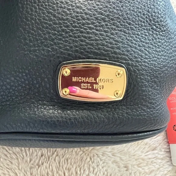 Michael Kors mini bucket bag bundle - Picture 2 of 16